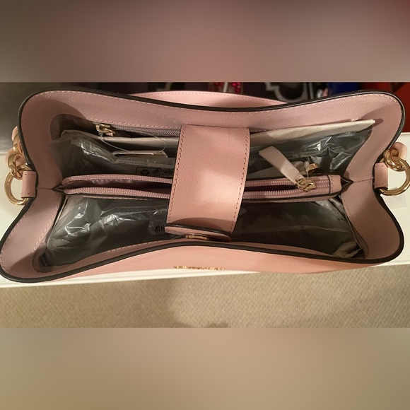 Light Pink Micheal Kors Purse - Picture 7 of 7